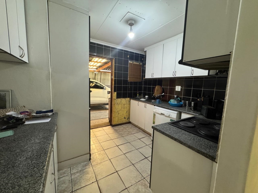 3 Bedroom Property for Sale in Park Village Western Cape
